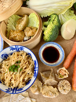 Charger l'image dans la galerie, LUCKYBOX - 3 spécialités en 1 box 🍜🥟🥬
